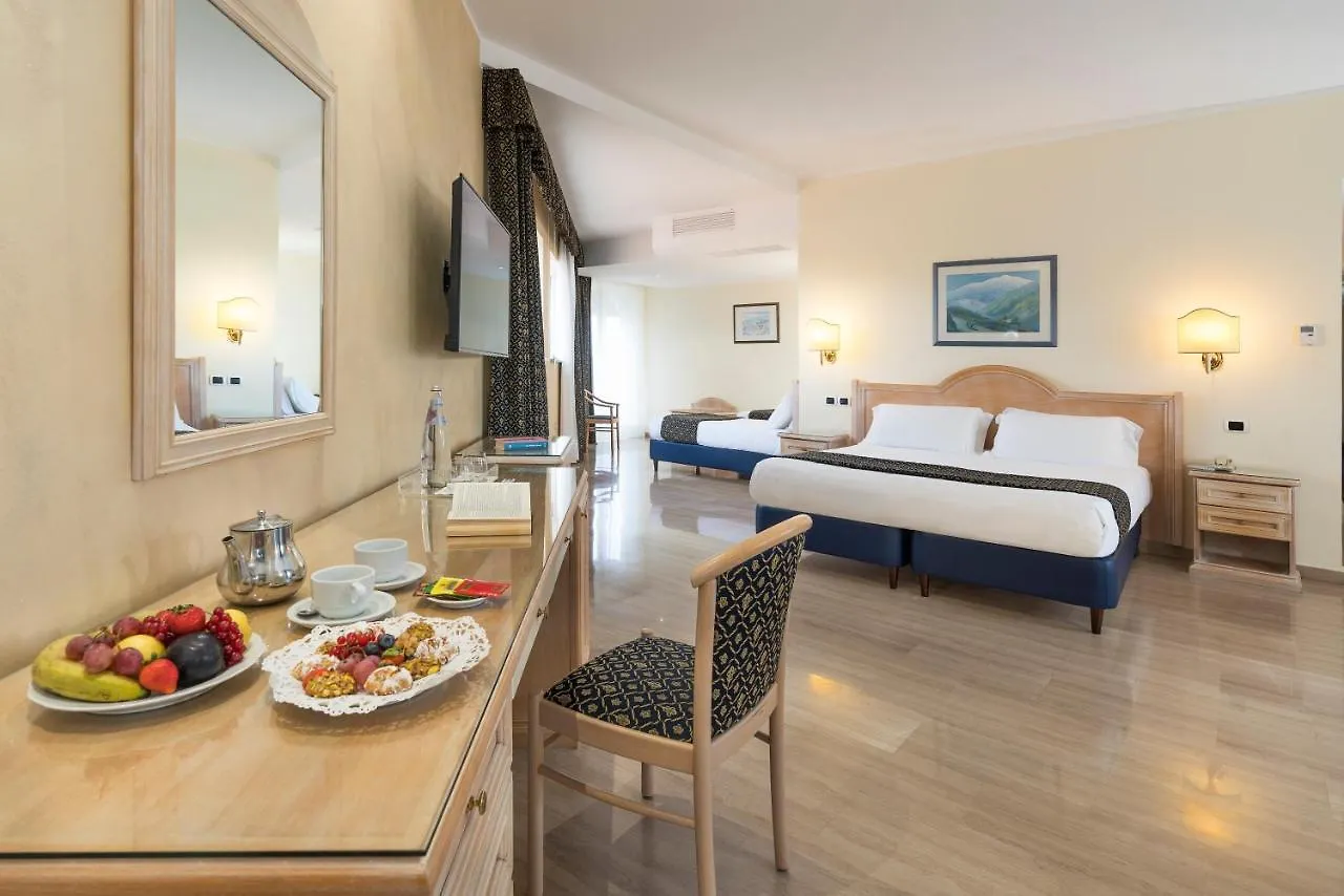 Sant Alphio Garden Hotel & Spa جيارديني ناكسوس