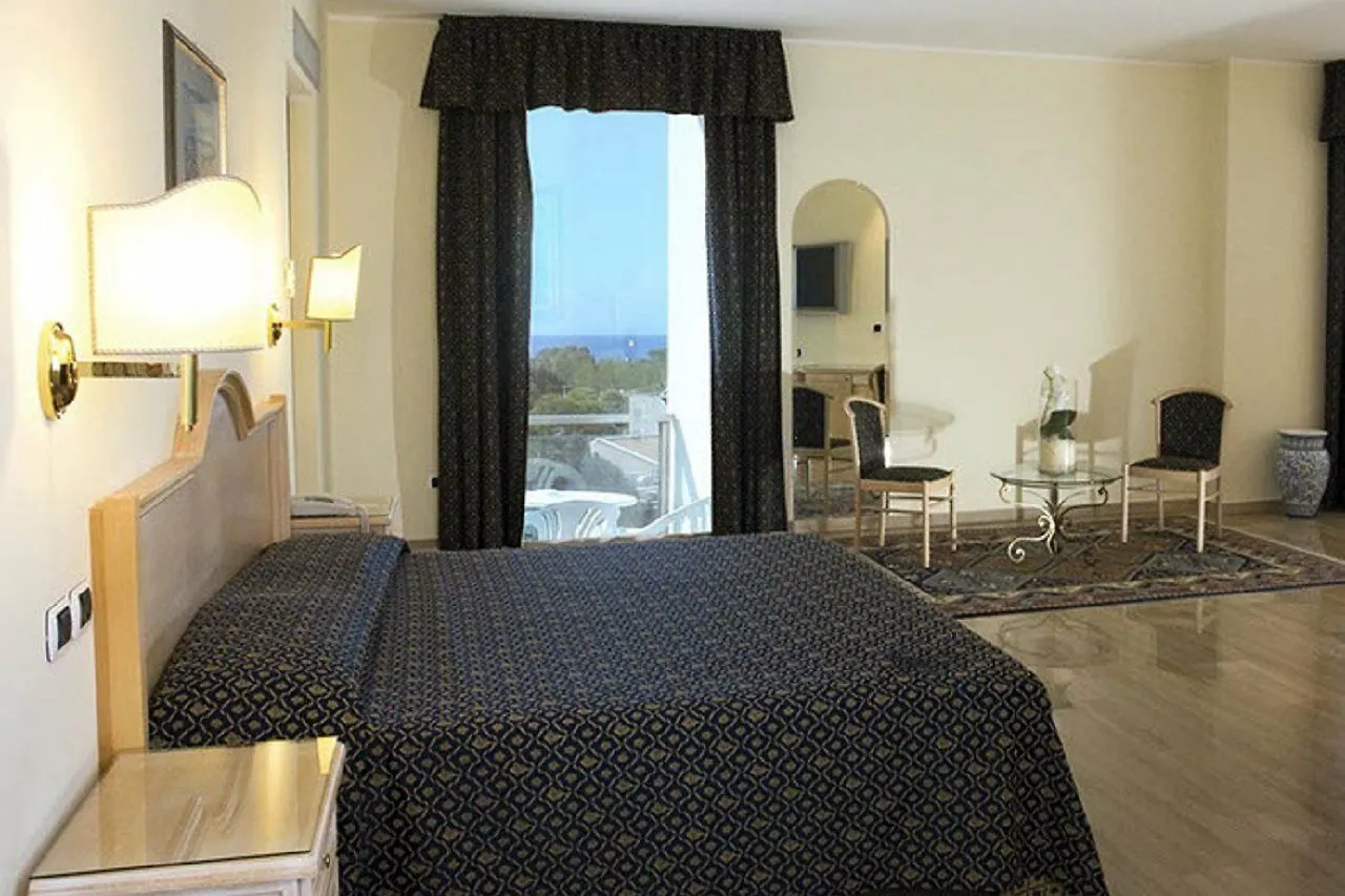 Sant Alphio Garden Hotel & Spa جيارديني ناكسوس
